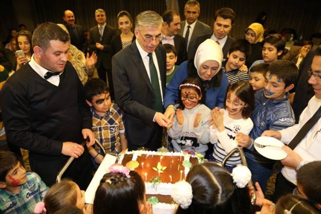 Vali Ataklı: Aile ortamından uzak kalmış çocuklarımıza hep birlikte sahip çıkacağız