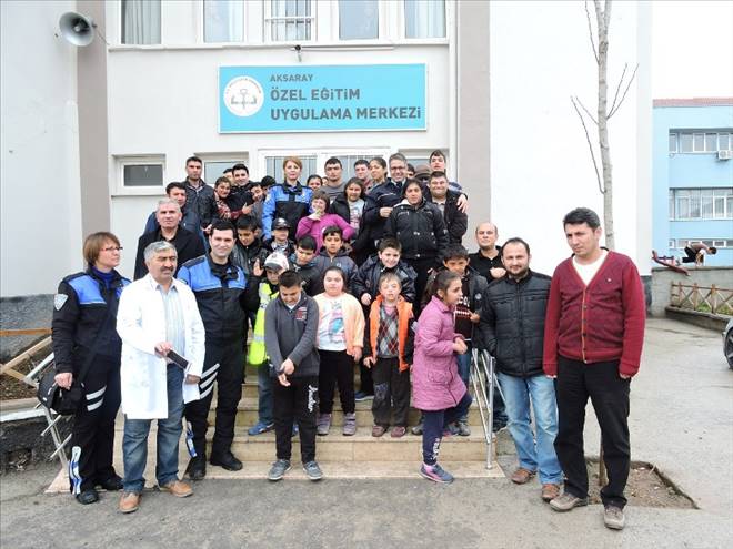 Polisten özürlü çocuklara seminer