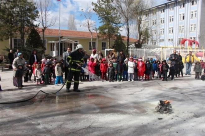 Anaokulunda Yangın Ve Deprem Tatbikatı