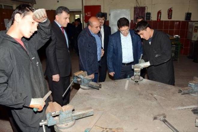 Aksaray`da Fabrika Gibi Okul