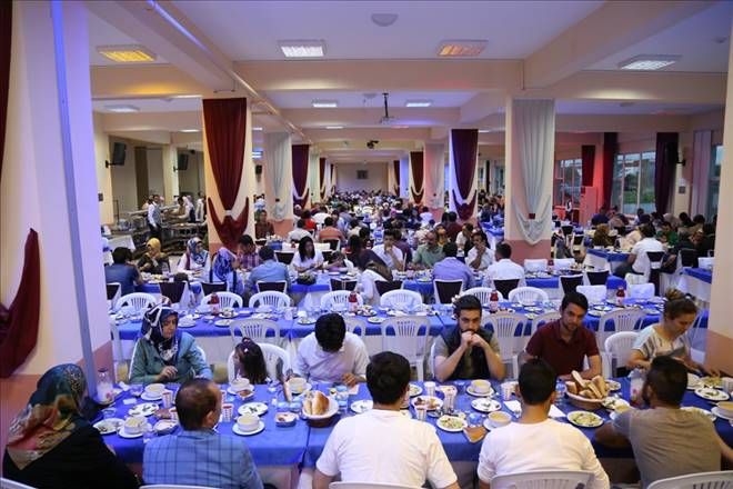 ASÜ Ailesi geleneksel iftar yemeğinde buluştu 