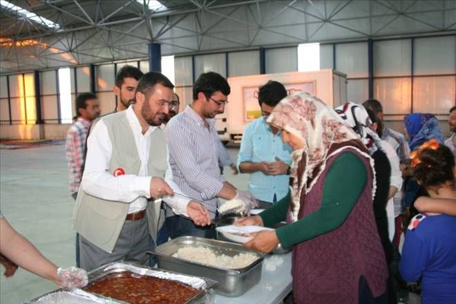 IHH Kardeşçe paylaştı Aksaraylıdan bol dua aldı