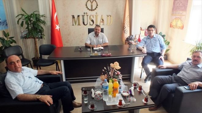 Ak Parti heyetinden MÜSİAD a ziyaret