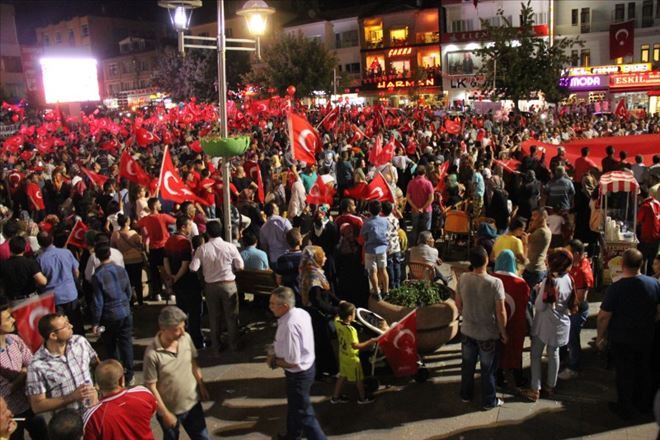 Demokrasi Nöbeti 9.Günüde geride bıraktı; halk ayakta 