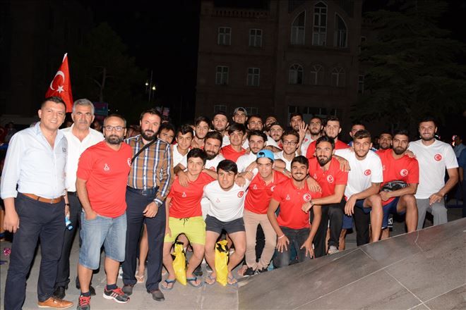 Aksaray Belediyespor´dan Demokrasi Nöbetine Destek