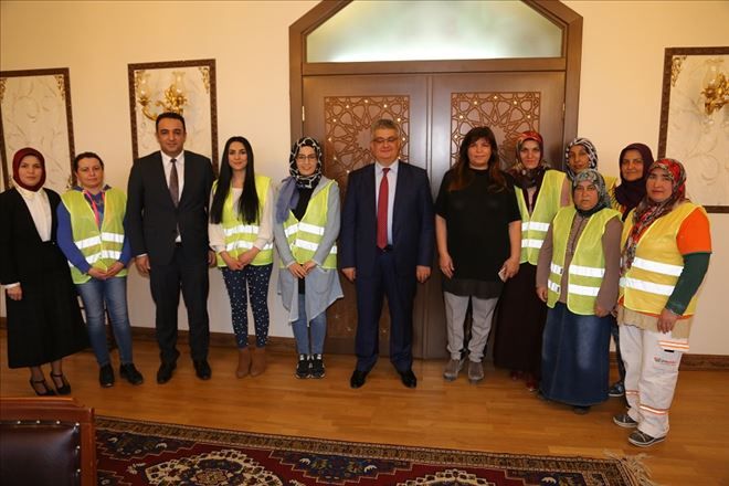 Yapı Denetim Kursu Alan Kadınlar Vali Aykut Pekmez´i Ziyaret Ettiler 