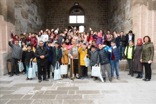 Tarihi Medrese Meddah Gösterisi İle Şenlendi