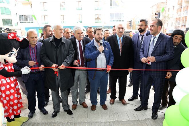 Başkan Yazgı, 2 Ayrı İşletmenin Açılış Kurdelasını Kesti