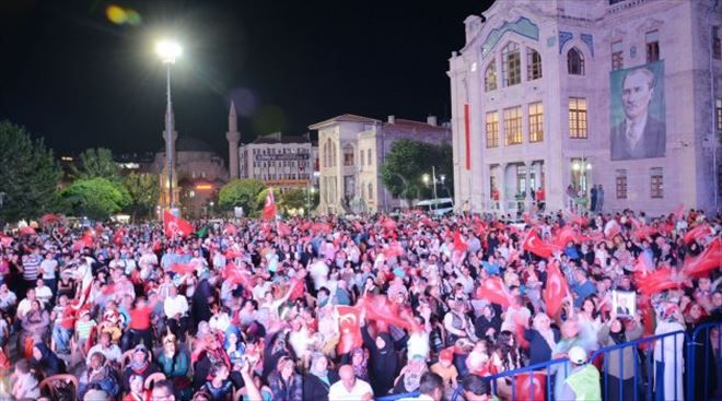 Vatandaşa sorduk;Anayasa değişikliğine evet mi hayır ? 