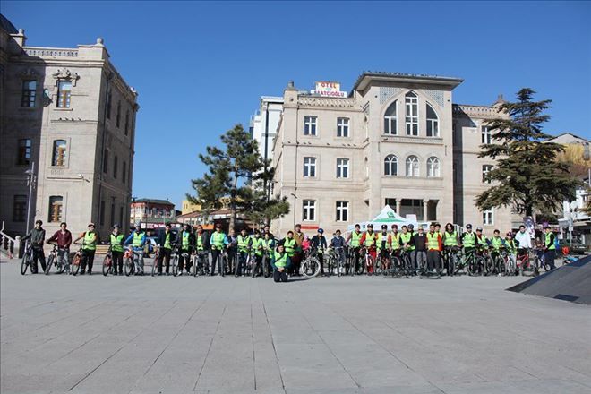 Aksaraylı Bisikletliler Sağlık ve Bisiklet Farkında lığı İçin Pedal Çevirdi