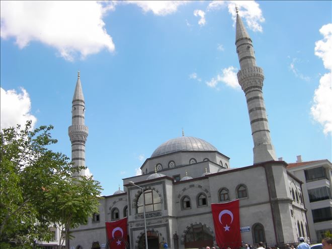 18 aylık samimi çalışmanın eseri ?Yaka bağlar Camii?Ahde vefayla süslenen törenle hizmete açıldı!