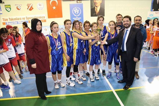 Gençler A Kızlar Basketbol Turnuvası Sona Erdi