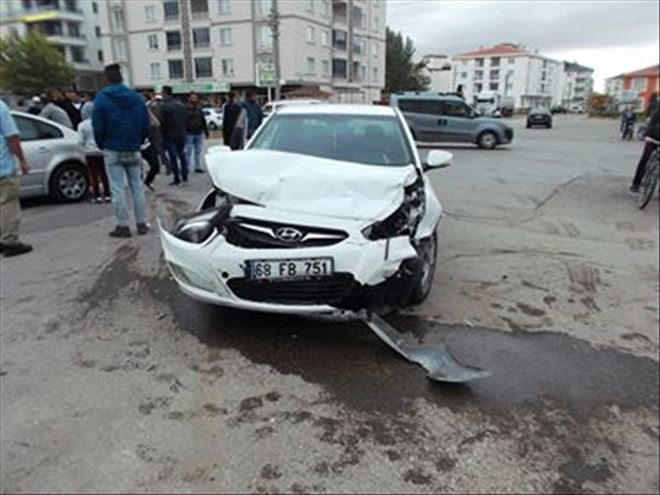 Aksaray Merkezde Meydana Gelen Kaza´da 4 Kişi Yaralandı