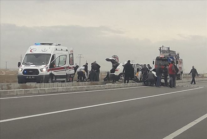 Aksaray Konya Yolunda Kaza 3 Kişi Yaralandı