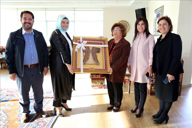 Güldal Akşit, Başkan Yazgı ve Eşine Teşekkür Etti