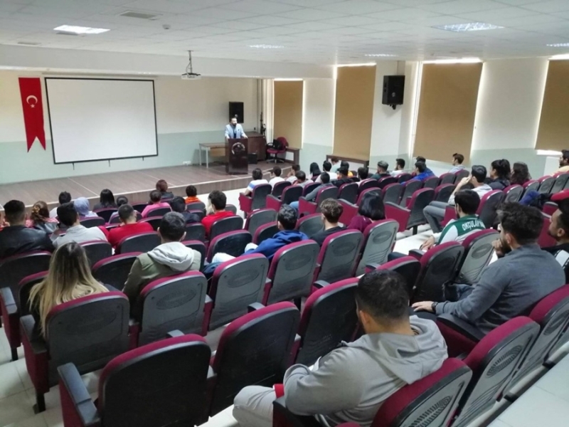 Aksaray Üniversitesi Spor Bilimleri Fakültesi’nde Bağımlılıkla Mücadele Konferansı