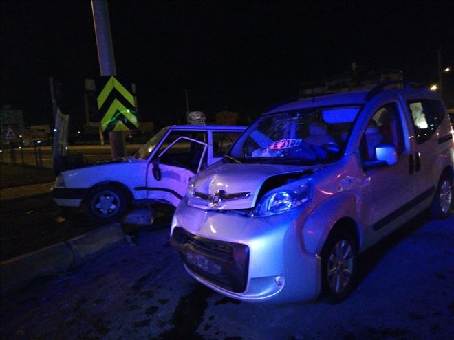 Aksaray Ankara Nevşehir Yol Kavşağında Kaza; 7 Kişi Yaralandı