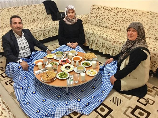 Vali Ali Mantı ile eşi Işıl Mantı Hanımefendi ile iftar sofrasına misafir oldu