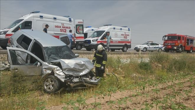 Aksaray´da iki otomobilin çarpıştığı kazada 3 kişi yaralandı.
