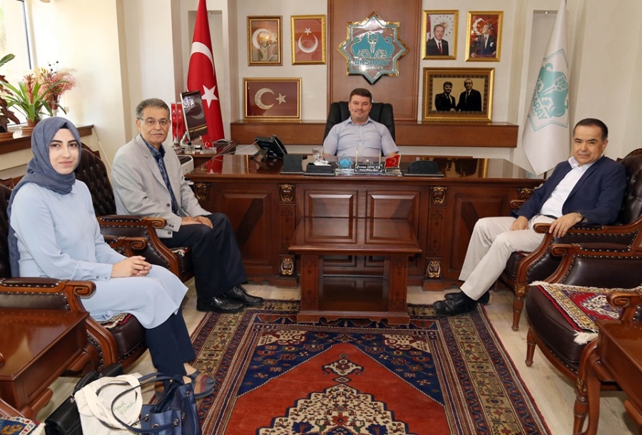 Milletvekili Aydoğdu ve Anadolu Mektebi Kurucusu Prof. Dr. Sami Güçlü’den Başkan Dinçer’e Ziyaret