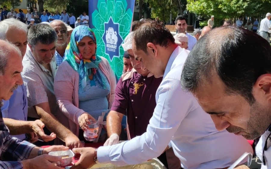 Aksaray Belediyesi Binlerce Kişiye Aşure İkram Etti