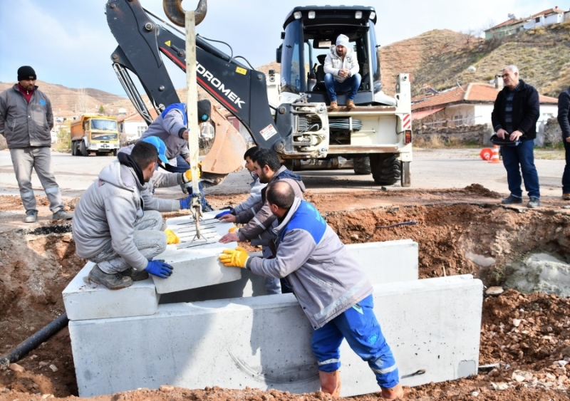Aksaray Belediyesi Yağmur Suyu Hattı Çalışmalarını Sürdürüyor