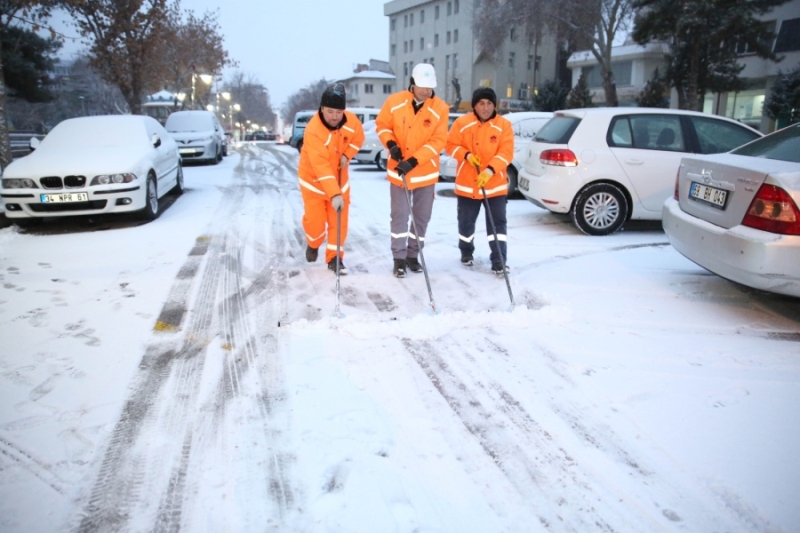 Aksaray Belediyesi Kar Yağışı İle Birlikte Harekete Geçti