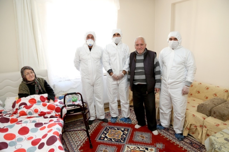 Aksaray Belediyesi Korona Virüsü Tedbirleri Kapsamında Evde Temizlik Ve Bakım Hizmetlerini Sürdürüyor