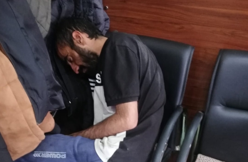 Zihinsel Engelli Vatandaş Sığındığı Kuaför Salonunda Uyuyup Kaldı