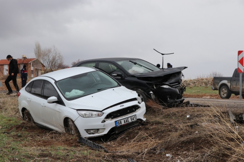 Aksaray  Güzelyurt yolunda meydana gelen kazada 3 kişi yaralandı