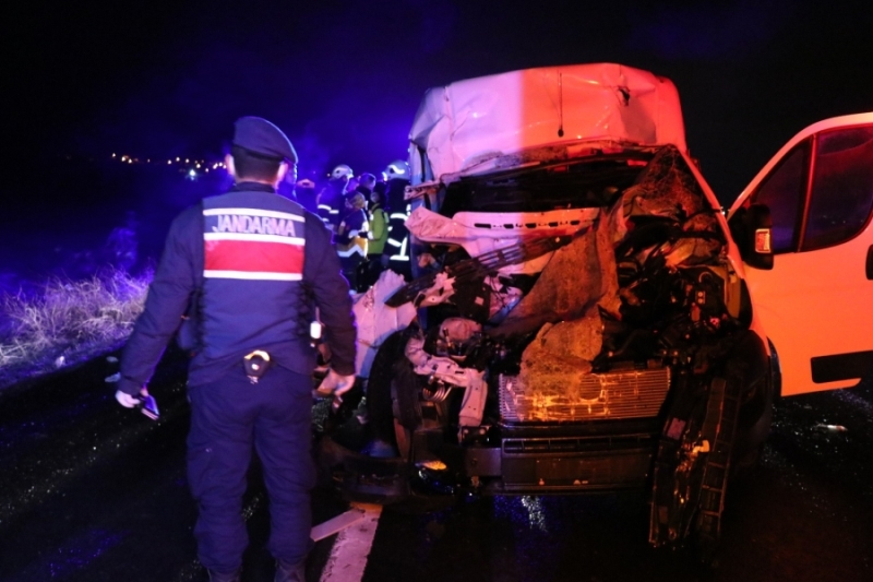 Aksaray da meydana gelen kazada 1 kişi öldü 1 kişi ağır yaralandı