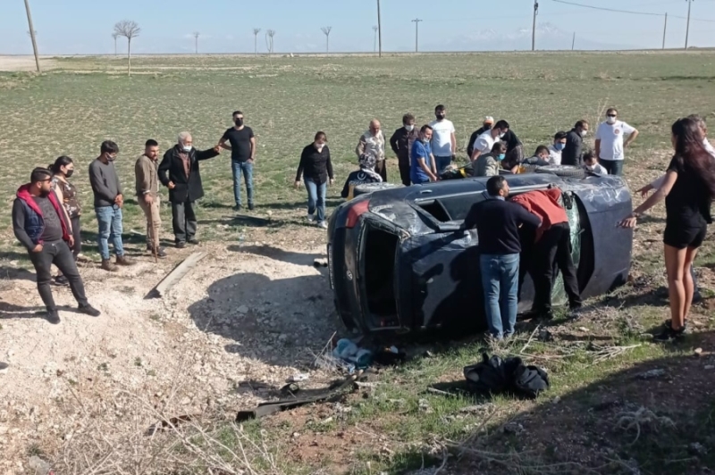 Aksaray-Ortaköy yolu Akin Köyü girişinde meydana gelen kazad 2 kişi yaralandı