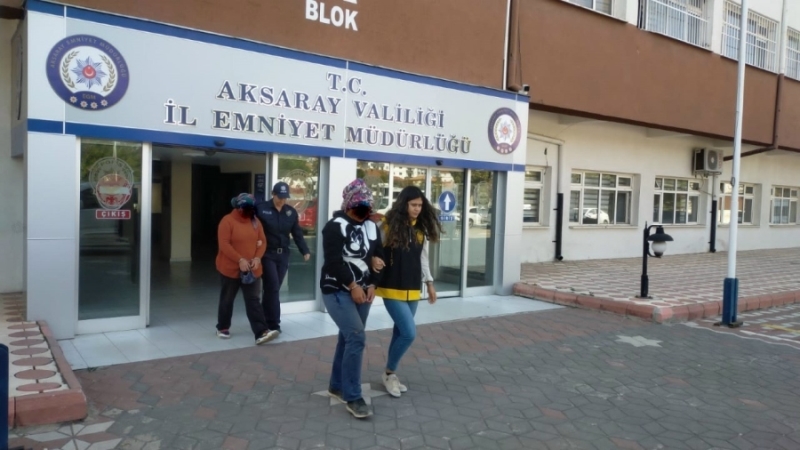 Aksaray Polisi Yaptığı Operasyonda 2 Hırsızı Suçüstü Yakaladı 