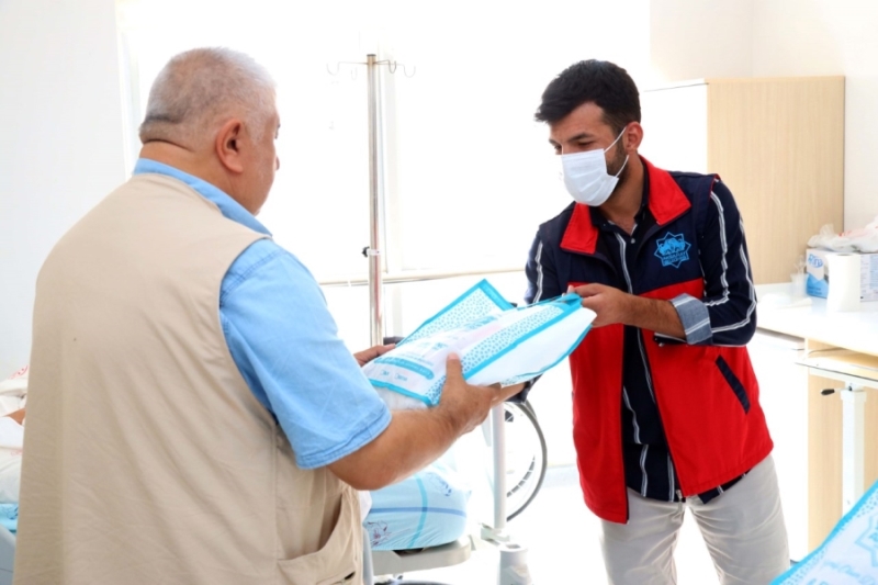 Aksaray Belediyesi’nden Hastanede Yatan Hastalara Bakım Seti