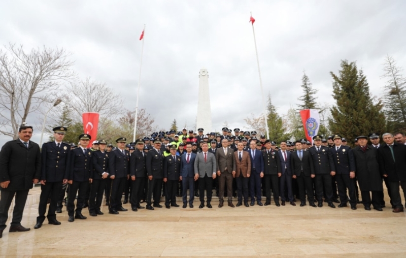 Türk Polis Teşkilatının 178. kuruluş yıl dönümü dolayısıyla Aksaray Emniyet Müdürlüğü önünde tören düzenlendi.