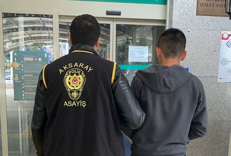 Aksaray’da Tehdit ve Hakaret Suçlarından Yaklaşık 11 Yıl Hapis Cezası Bulunan Şahıs Yakalandı