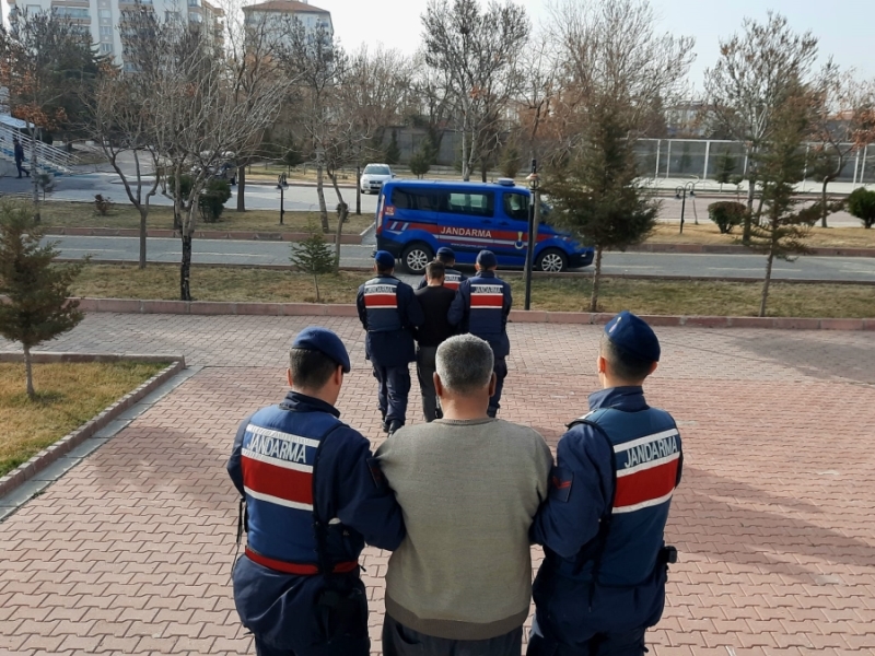 Aksaray’da Mandıradan Hırsızlık Yapan 2 Şahıs Suçüstü Yakalandı