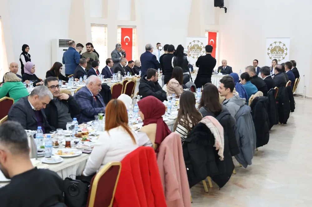 Aksaray valisi Mehmet Ali Kumbuzoğlu 10 Ocak  gazeteciler günü dolayısıyla gazetecilerle bir araya geldi