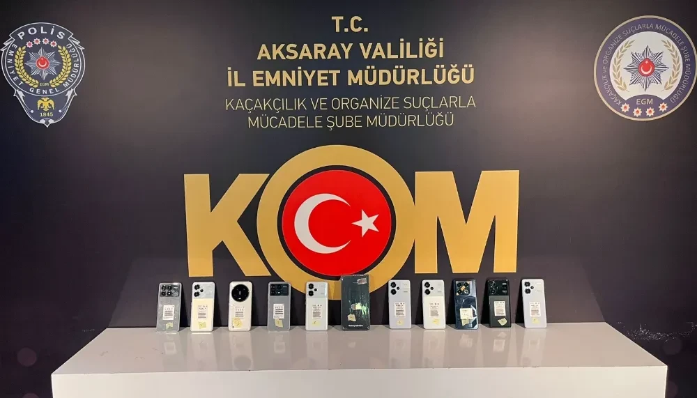 Aksaray’da bir İş Yerinde Gümrük Kaçağı 11 Adet Akıllı Telefon Ele Geçirildi