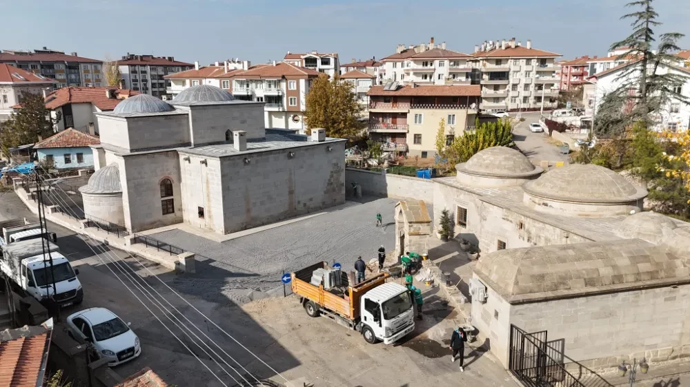 MELİK MAHMUT GAZİ HANGAH’I VE YUSUF HAKİKİ BABA TÜRBESİ’NDE ÇEVRE DÜZENLEMESİ YAPILIYOR