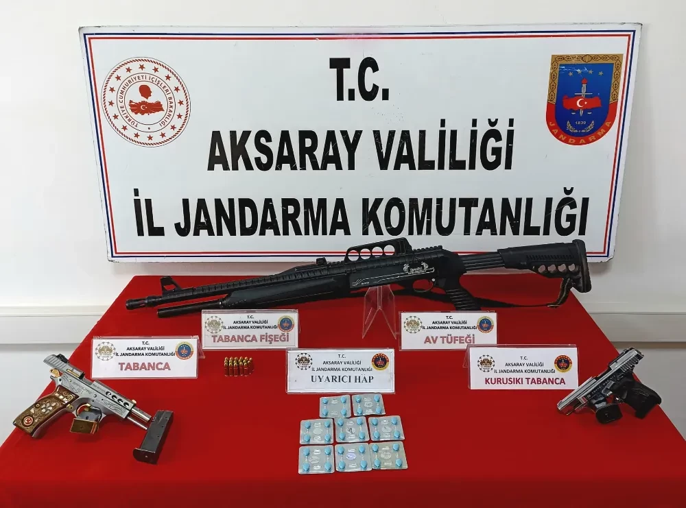 Aksaray’da uyuşturucu madde ve ruhsatsız silah bulundurduğu tespit edilen 1 kişi yakalandı
