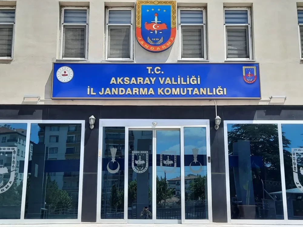        Aksaray Jandarması Yaptığı Başarılı Operasyonlarla 13 Suçluyu Yakaladı