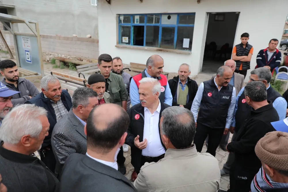Aksaray Valisi Mehmet Ali Kumbuzoğlu sağanak yağıştan etkilenen bölgelerde incelemelerde bulundu