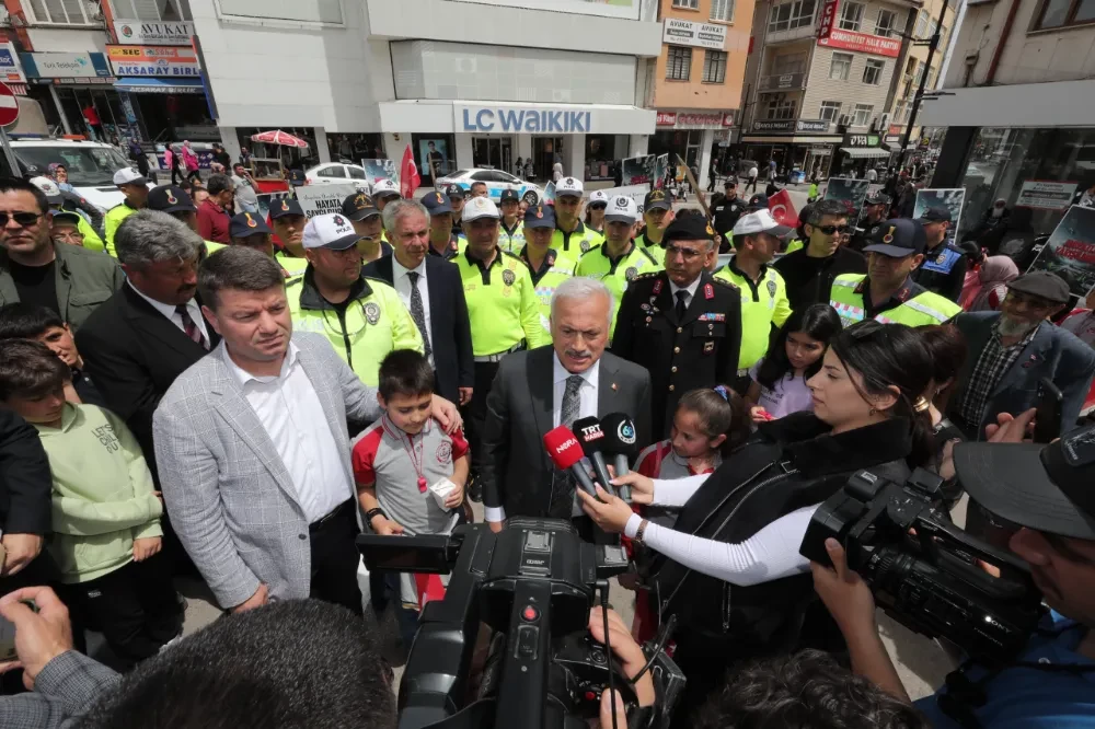 Vali Kumbuzoğlu: ‘Trafiğe çıktığımız zaman empati yapalım. Hassasiyeti sürekli hissedelim.’