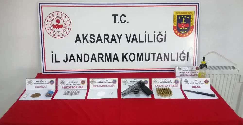   Aksaray Jandarması Uyuşturucu ve Uyaraıcı Madde Ticareti yapan 2 Kişiyi Yakaladı 