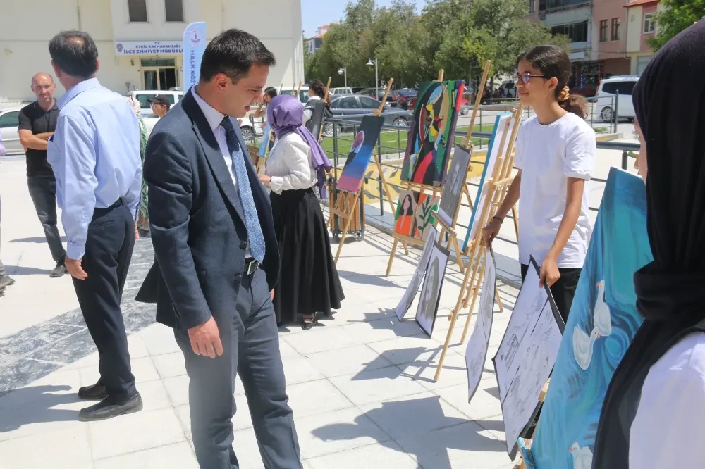 Eskil’de kursiyerlerin ürünleri sergilendi