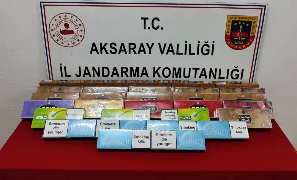 Aksaray Jandarması Yolcu Otobüsünde Bir Yolcuya Ait Koli İçersinde Kaçak Siğara Ele Geçirdi