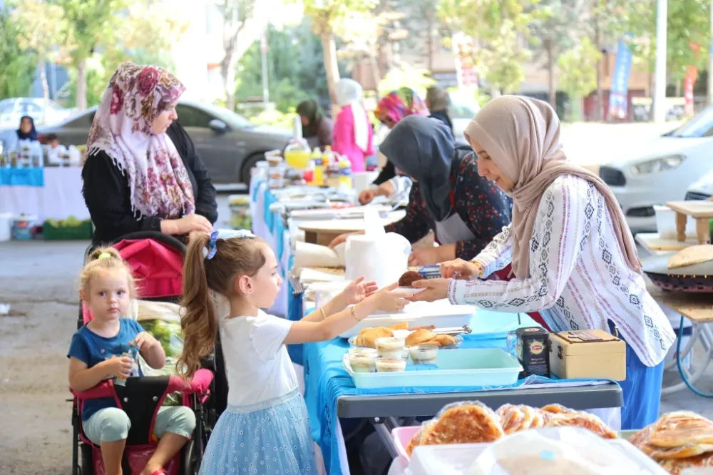 AKSARAY’DA EL EMEĞİ VE GÖZ NURU ÜRÜNLERLE DOLU HANIMELİ PAZARI BÜYÜK İLGİ GÖRÜYOR