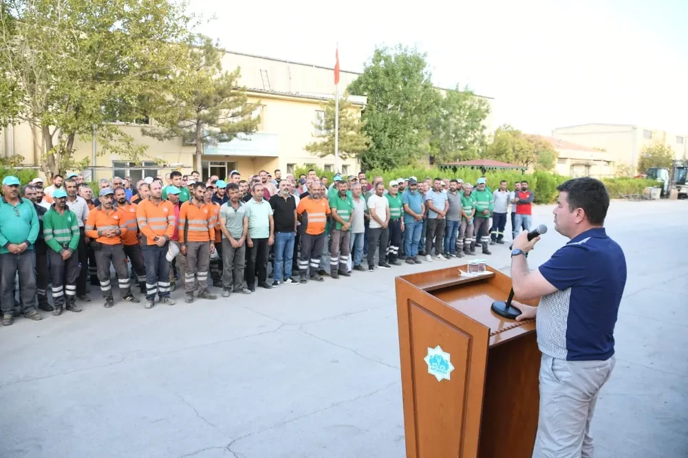 Dinçer, “Hep birlikte daha temiz ve daha yaşanabilir bir Aksaray için var gücümüzle çalışmalıyız