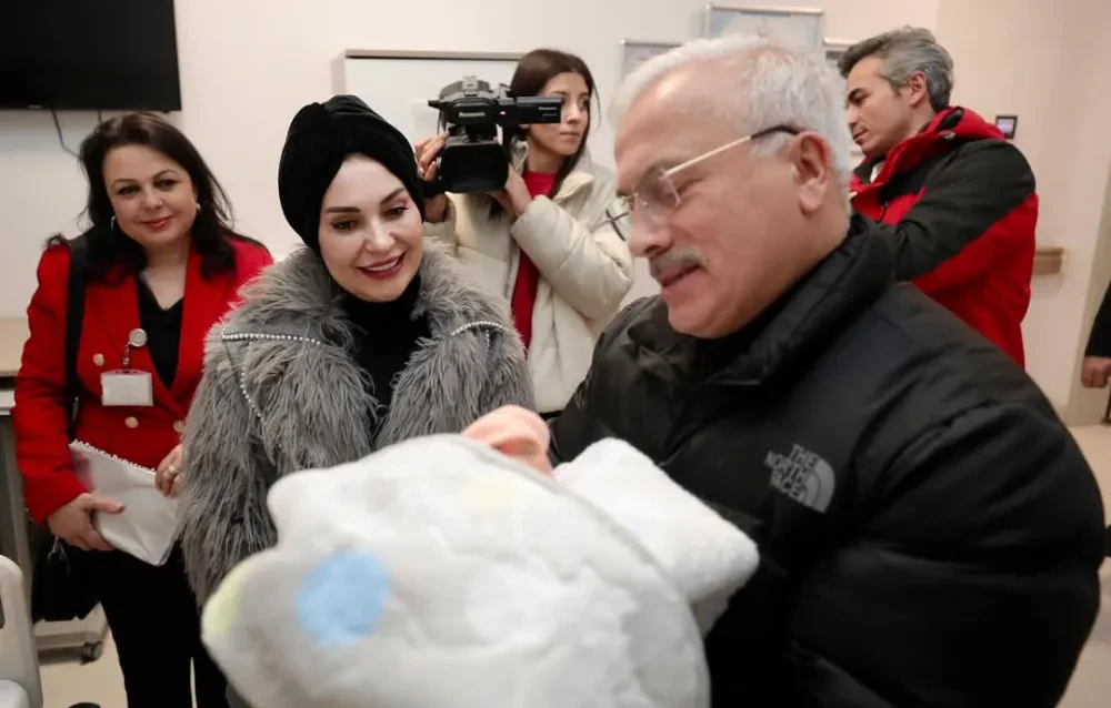 Vali Mehmet Ali Kumbuzoğlu’ndan Hastane Ziyareti